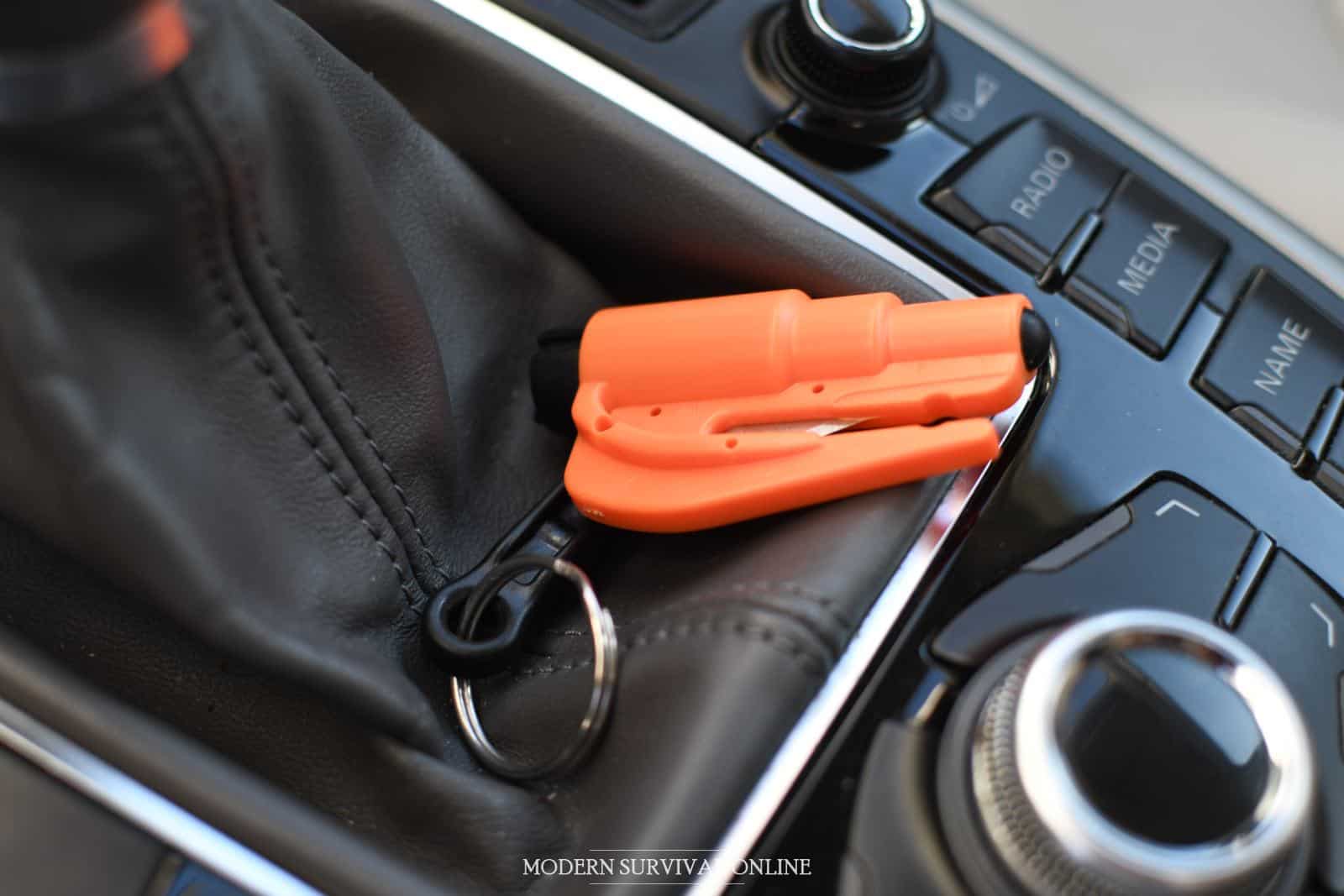 seatbelt cutter and window smasher 2-in-1 gadget
